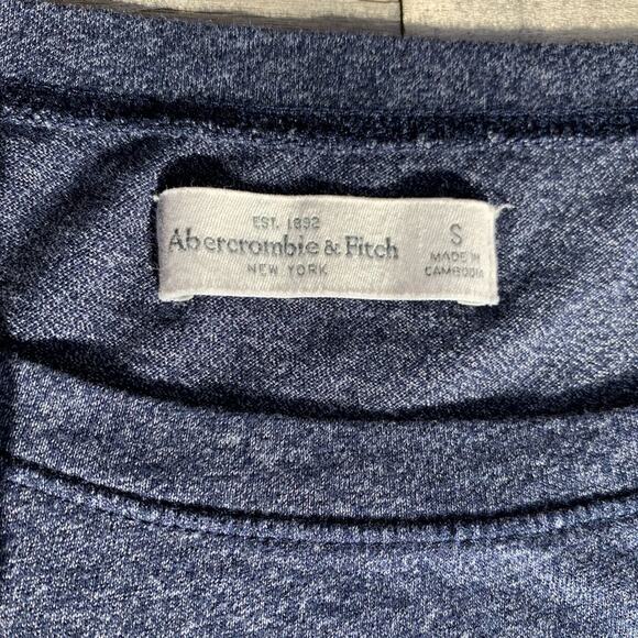 Abercrombie and Fitch Top Size Small - Picture 3 of 4